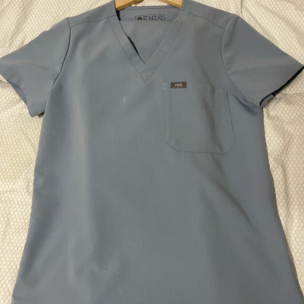 Figs catalina scrub top XS